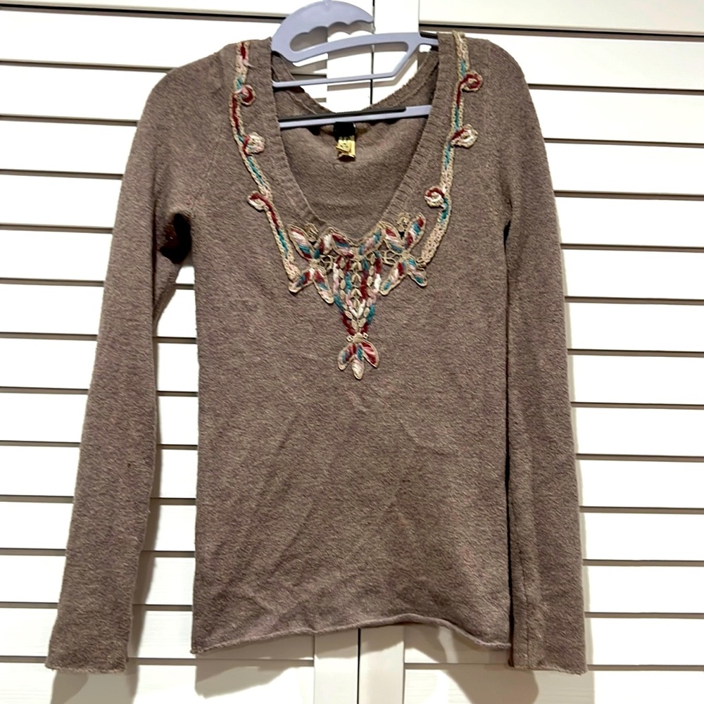 V neck sweater